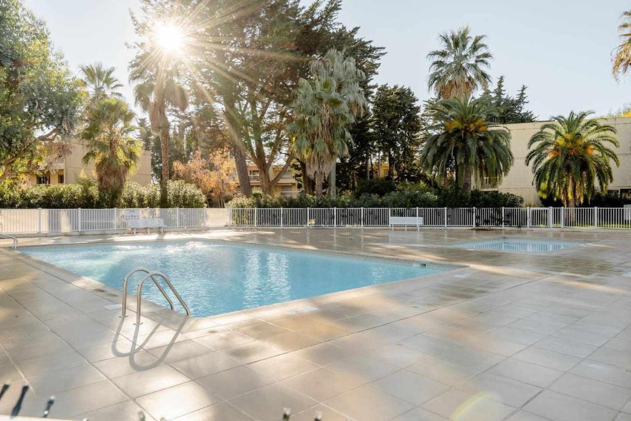 Spacious Apartment At A 5 Min Walk From The Beach Antibes Bagian luar foto