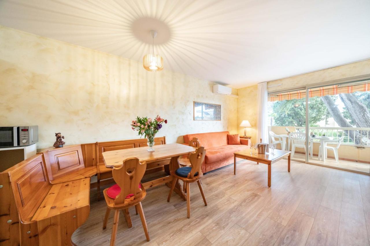 Spacious Apartment At A 5 Min Walk From The Beach Antibes Bagian luar foto