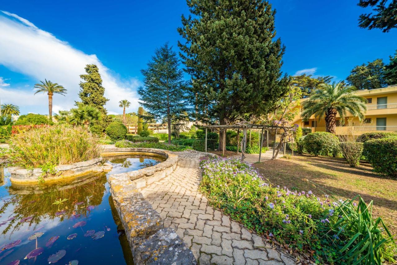 Spacious Apartment At A 5 Min Walk From The Beach Antibes Bagian luar foto