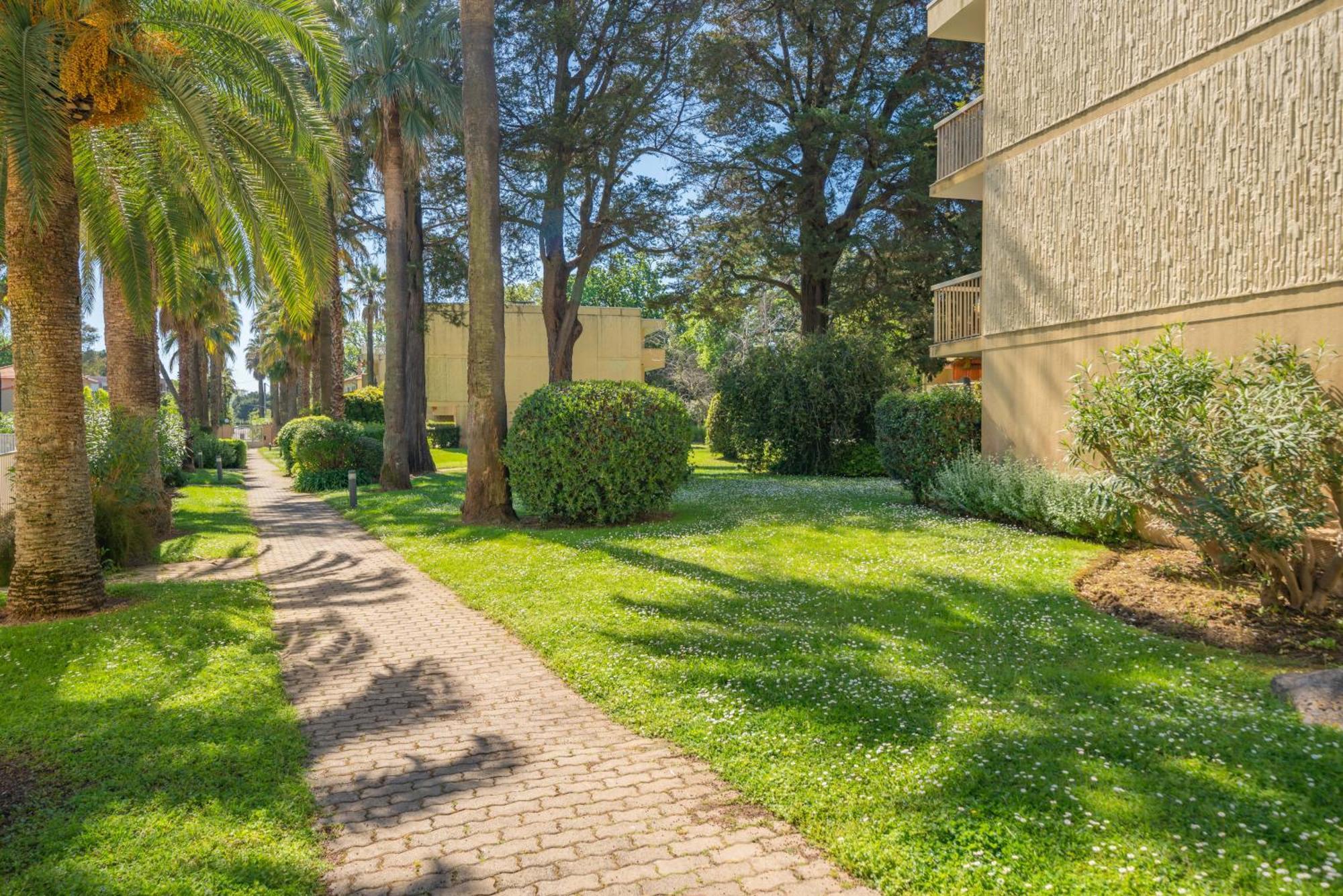 Spacious Apartment At A 5 Min Walk From The Beach Antibes Bagian luar foto
