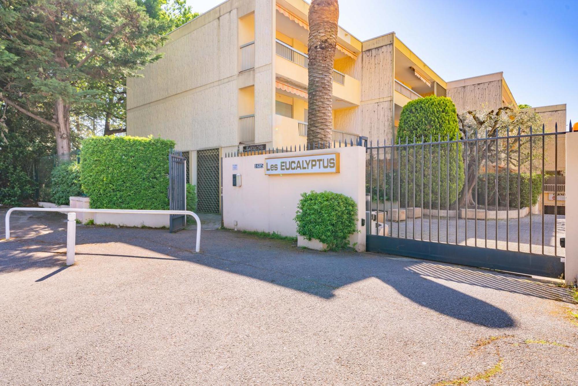Spacious Apartment At A 5 Min Walk From The Beach Antibes Bagian luar foto